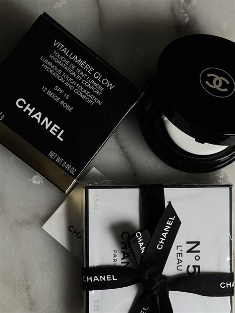 vitalumière glow chanel|Chanel vitalumiere beige rose.